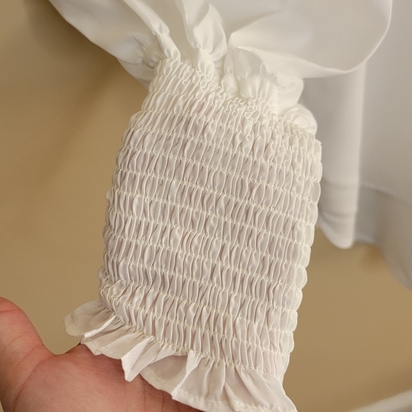 NWT Everyday Chic Boutique | Queen of Everything White Button-Up Blouse Size Med - Picture 5 of 6